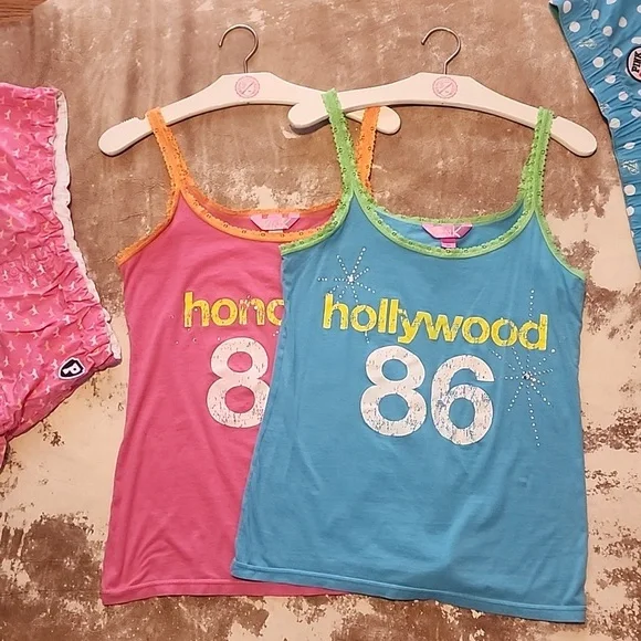 Pink VS Hard To Find Adorable Sets. Sizes: Multiple - Picture 2 of 7